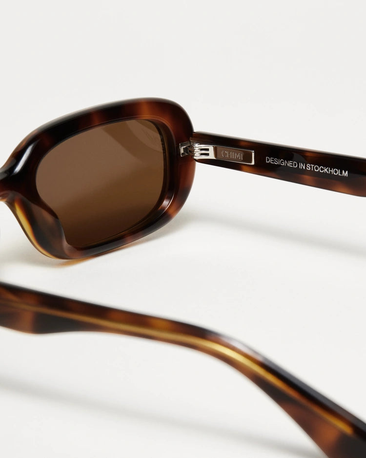 12 Core Sunglasses Tortoise