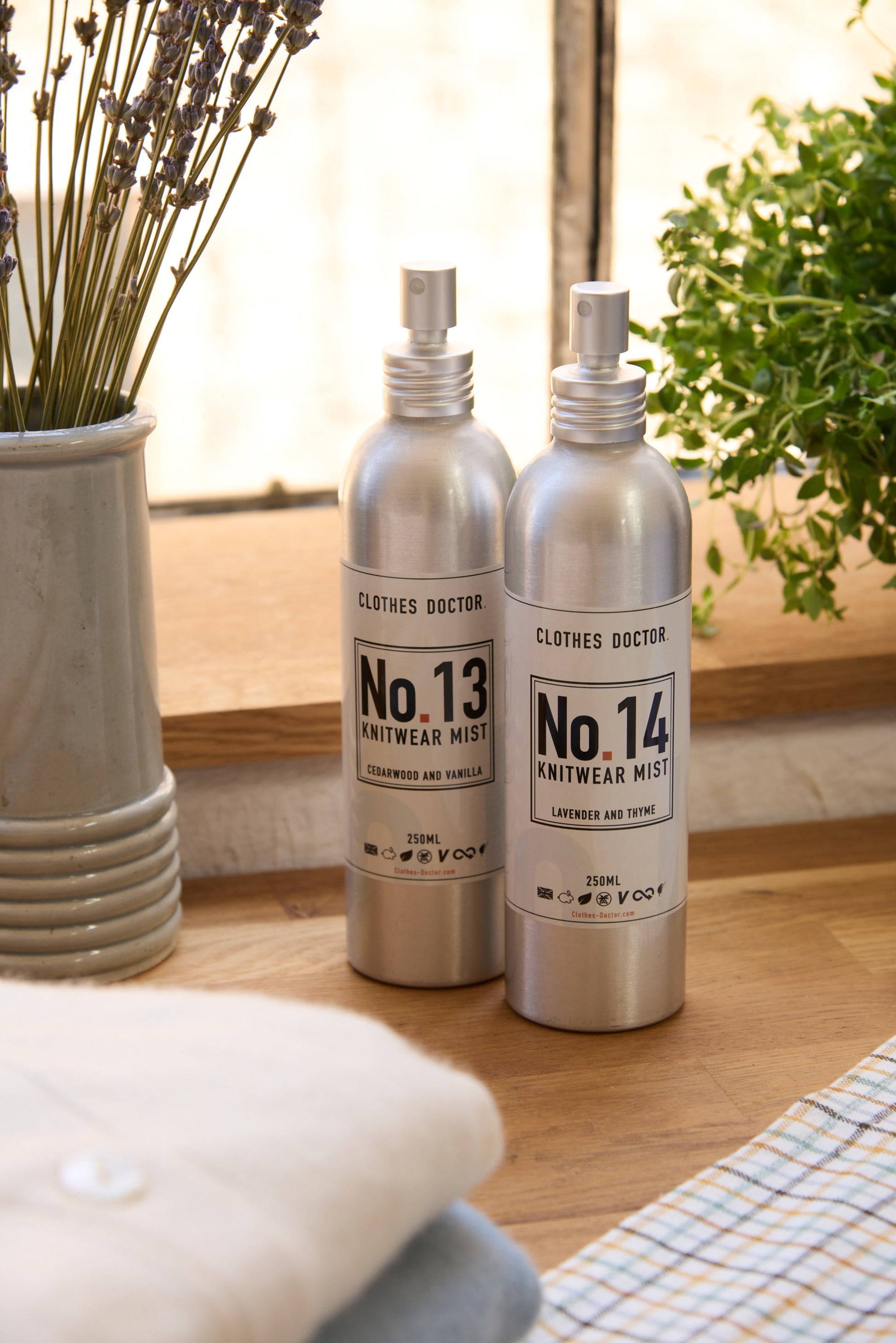No 13 Knitwear Mist Cedarwood and Vanilla 250ml
