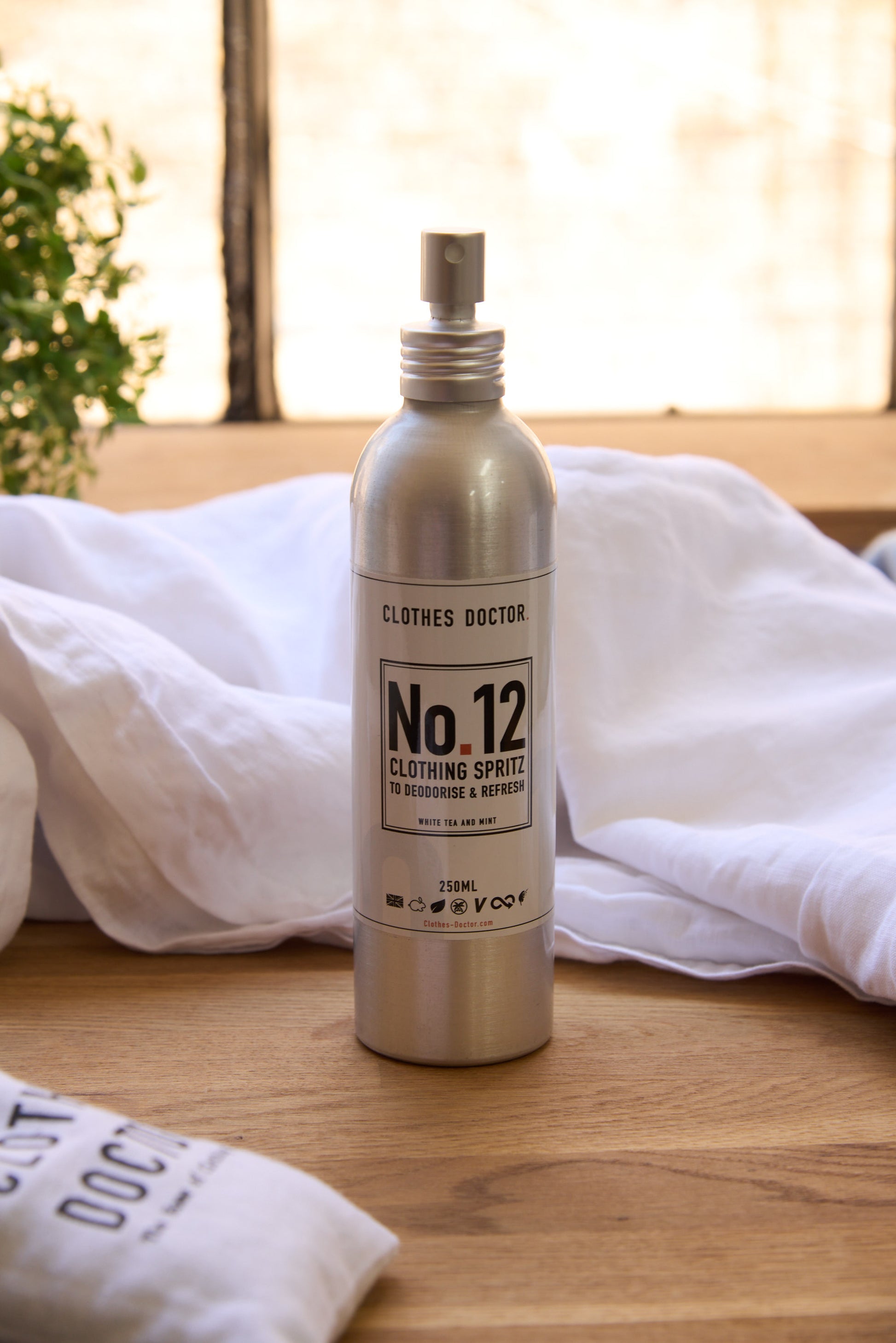 No 12 Deodorising Clothing Spritz 250ml