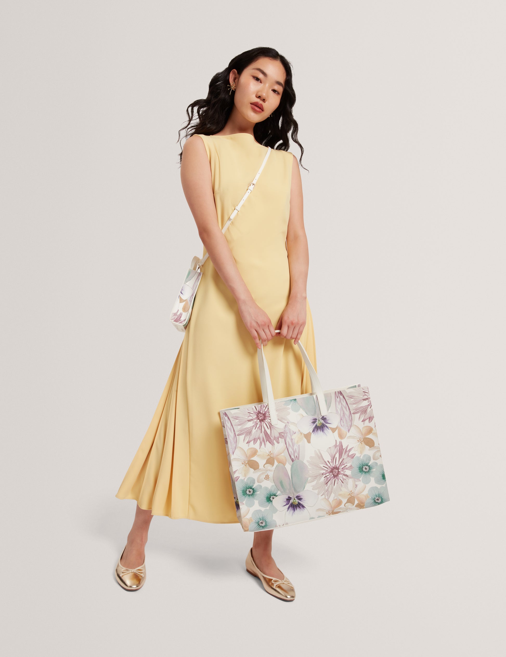 Haleen Petal Print Extra Large Icon Bag