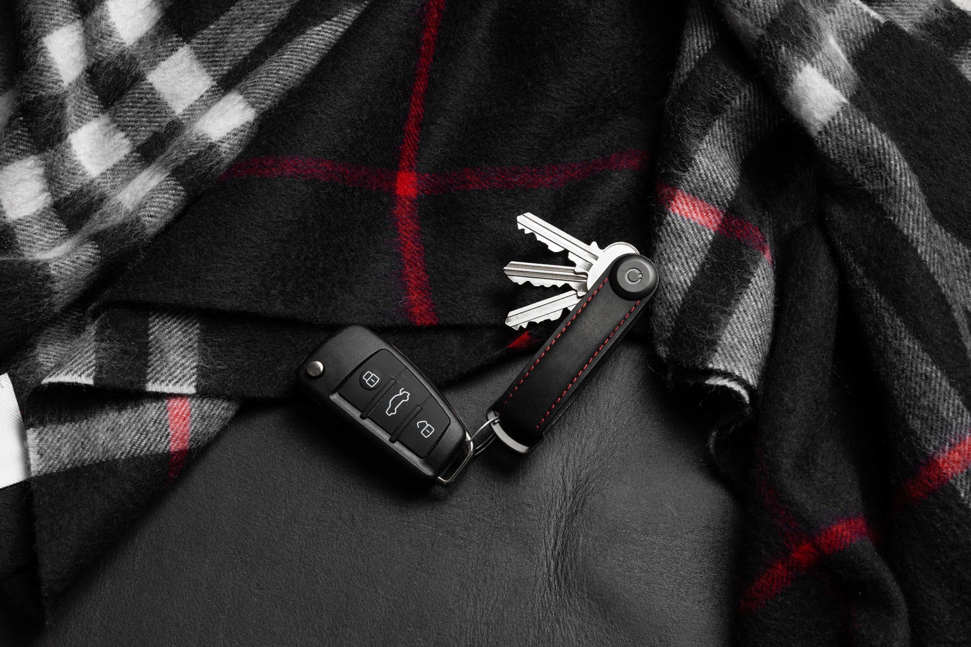 Key Organiser Crazy Horse Leather Obsidian/Red