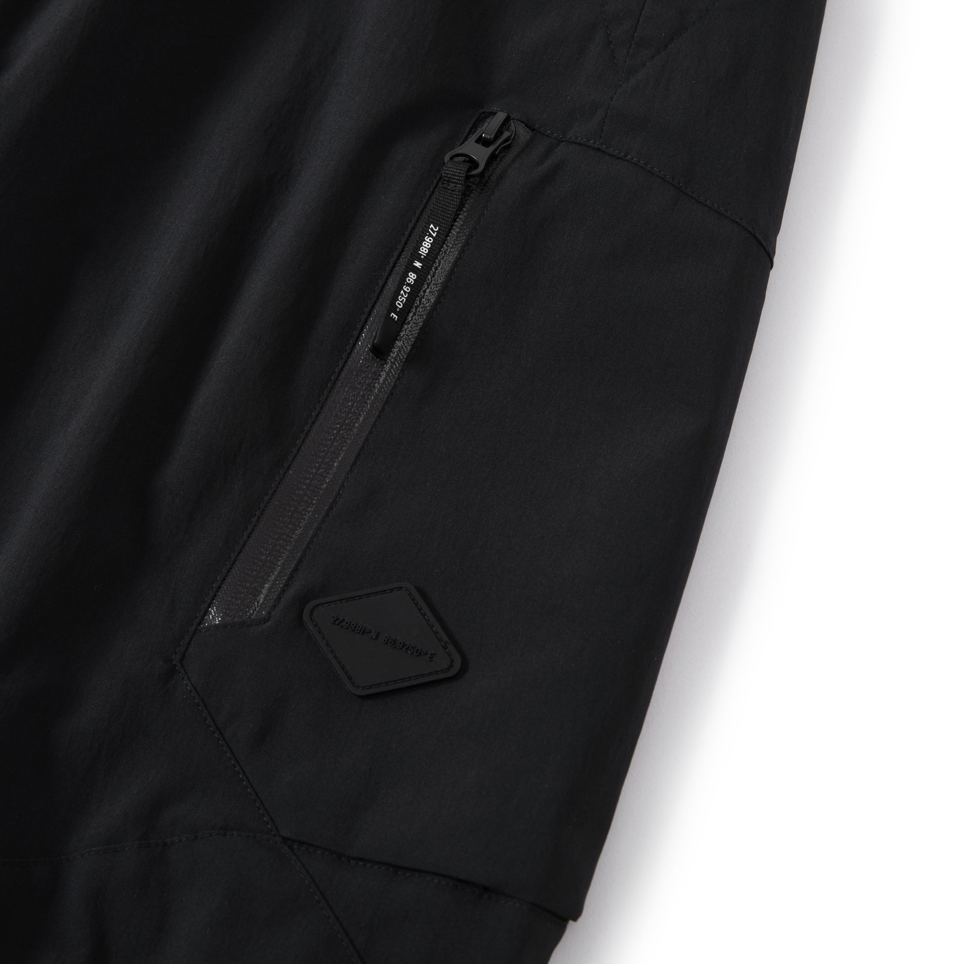 TWO ZIP POCKETS BELTED TECH PANTS BLACK